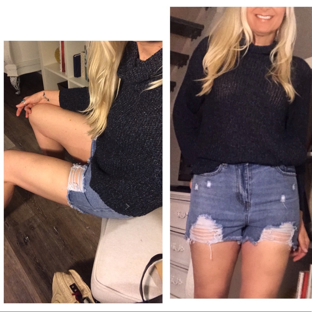 ☕️Perfect Denim Shorts🌟 - Picture 2 of 3